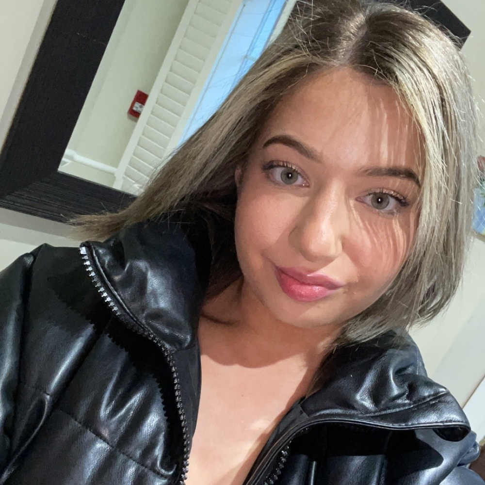 Meet your Posher, Aliya